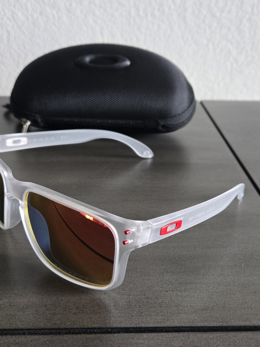 Oakley Holbrook